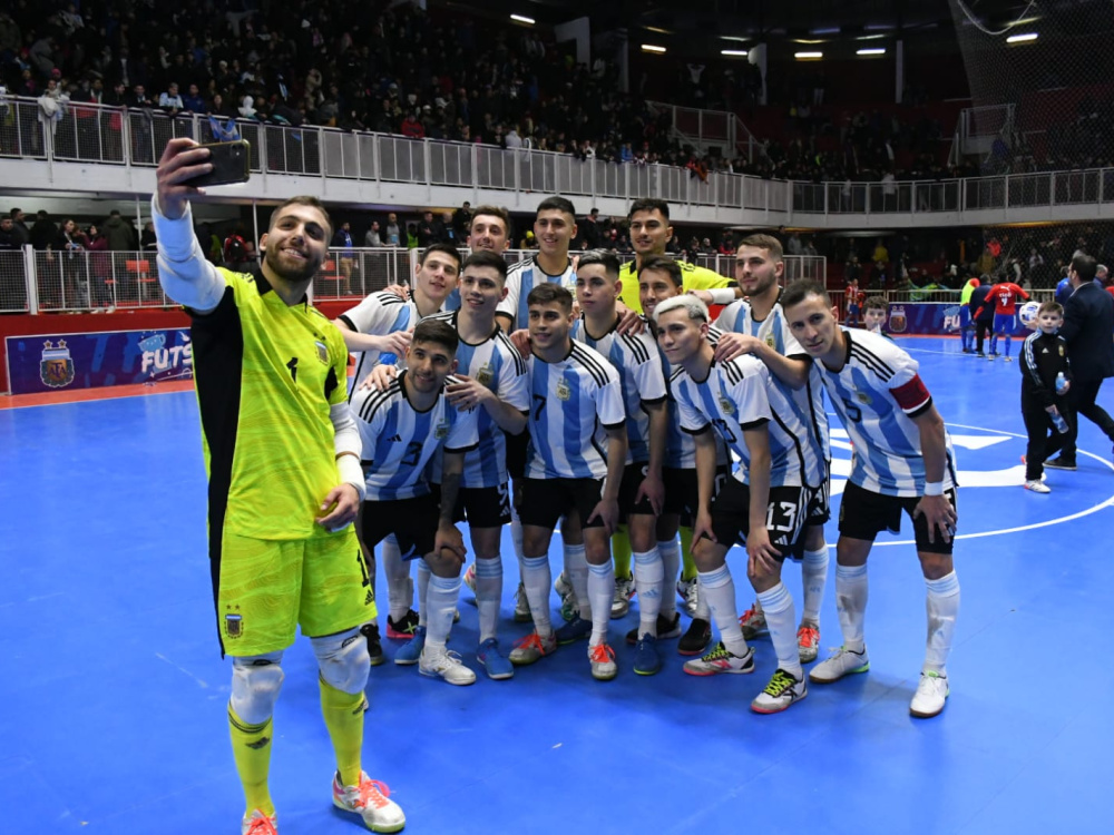 Argentina derrotó 3-0 a Paraguay en el primer partido